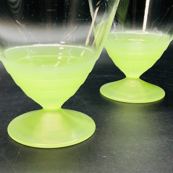 Art Deco Sherbet Custard Dessert Cup PAIR Vintage ARC FRANCE Citrus Green Glass - Picture 6 of 11